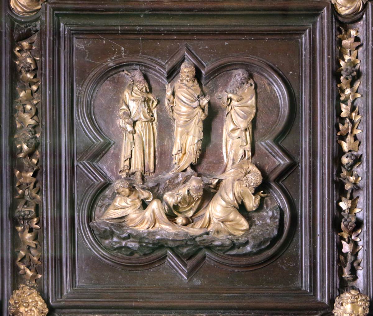 North doors panels: 9. Transfiguration by GHIBERTI, Lorenzo