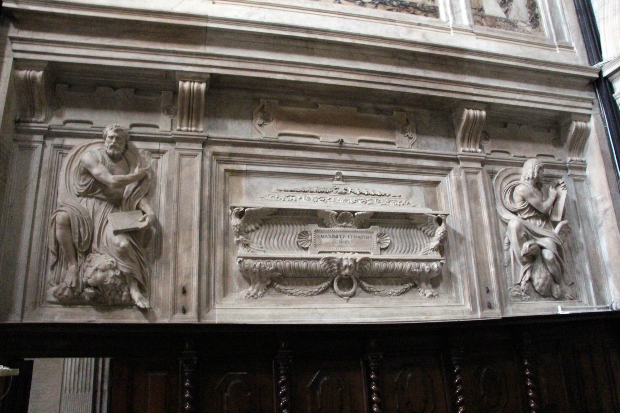 Sarcophagus of Martyrs between Evangelists by MONTORSOLI, Giovanni Angelo