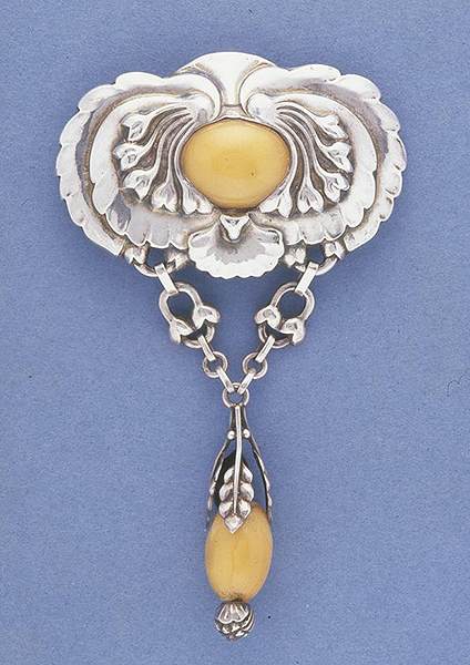 Brooch by JENSEN, Georg