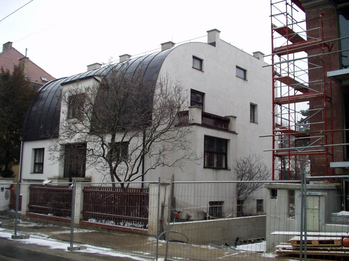 Steiner House: front by LOOS, Adolf