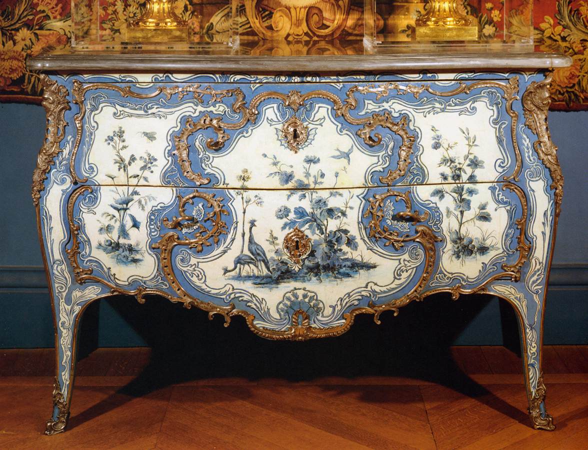 Commode Painted in Vernis Martin by CRIAERD, Matthieu