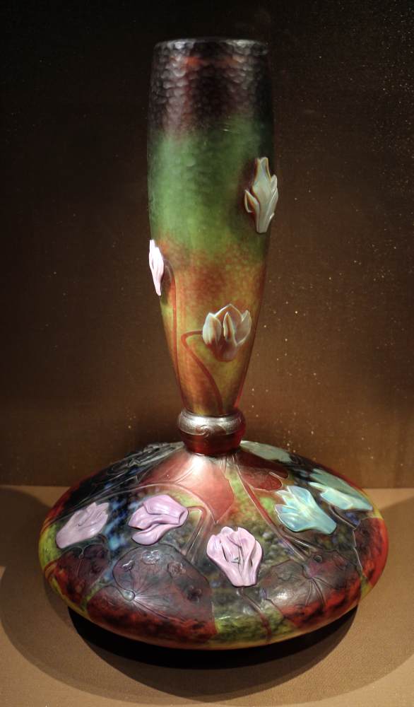 Cyclamen vase by DAUM, Antonin