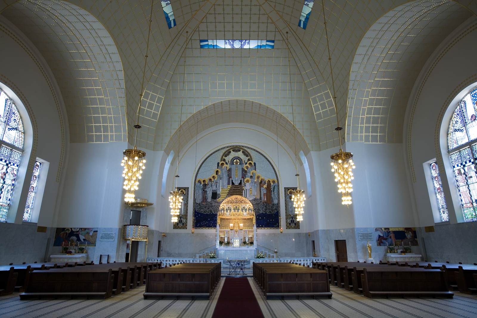 Kirche am Steinhof: interior by