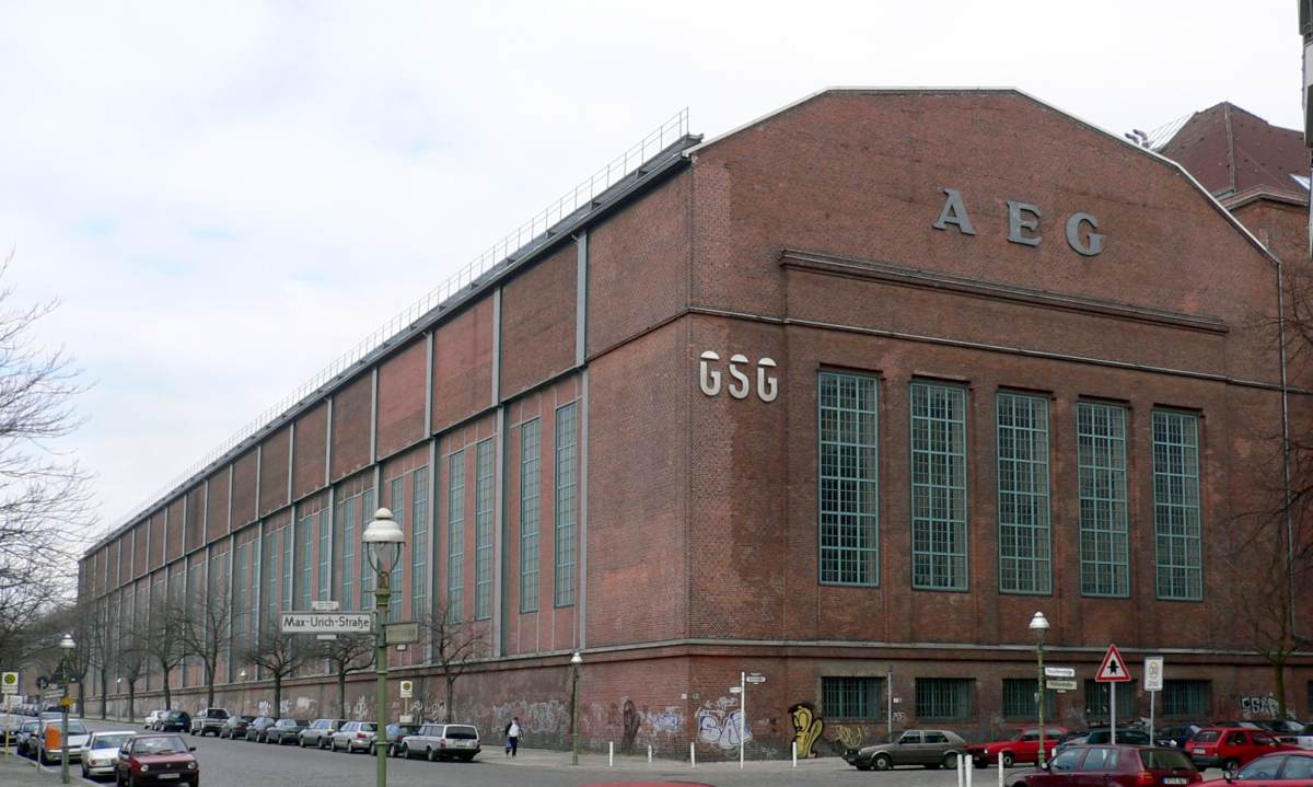 AEG site: assembly hall for large machines by