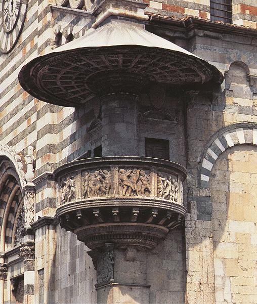 Pulpit by MICHELOZZO DI BARTOLOMEO