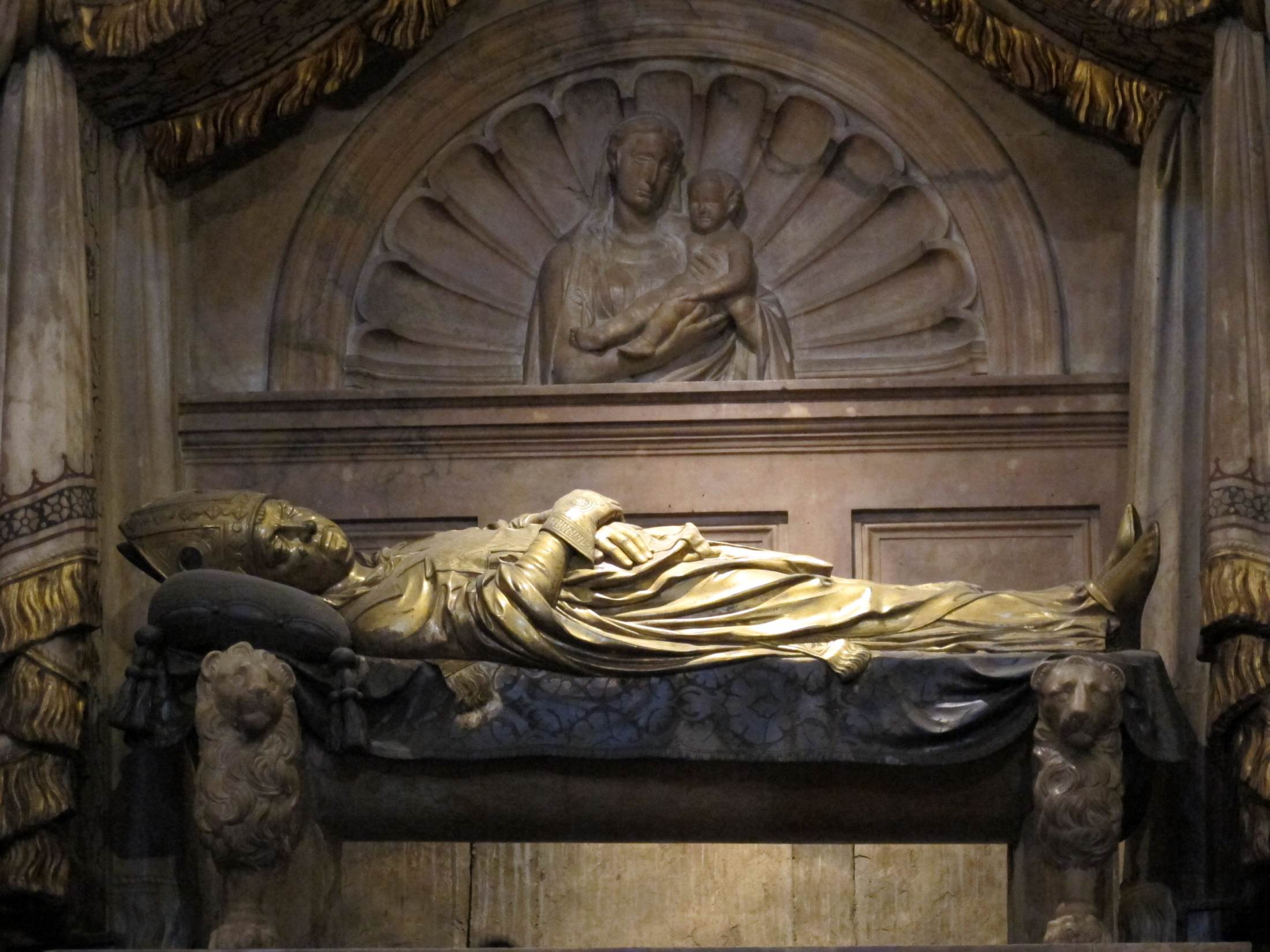 Funeral Monument to the Anti-pope John XXIII (detail) by MICHELOZZO DI BARTOLOMEO