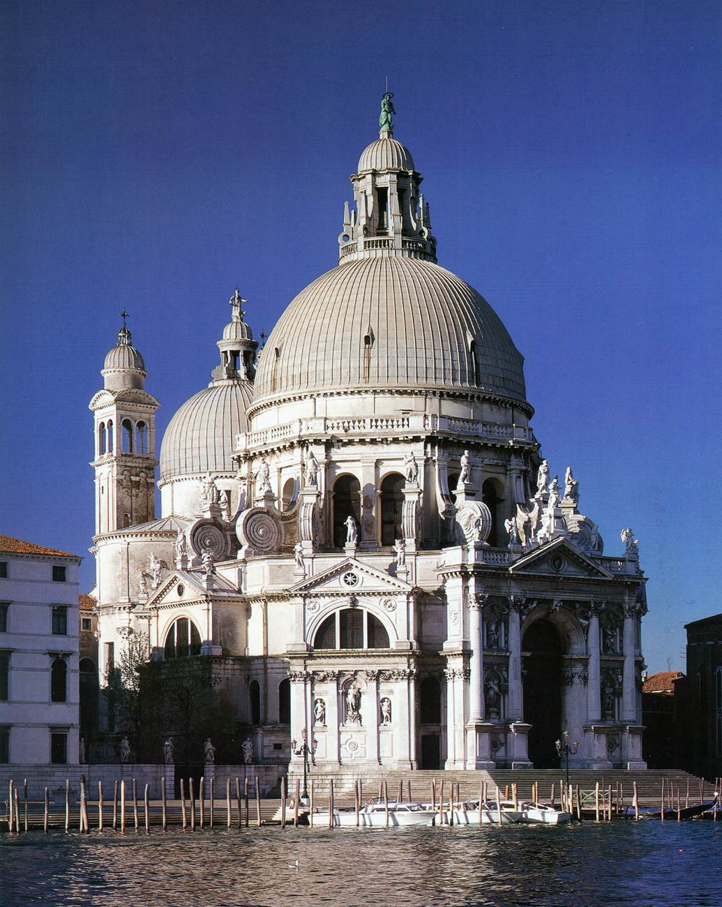 Santa Maria della Salute: Façade by