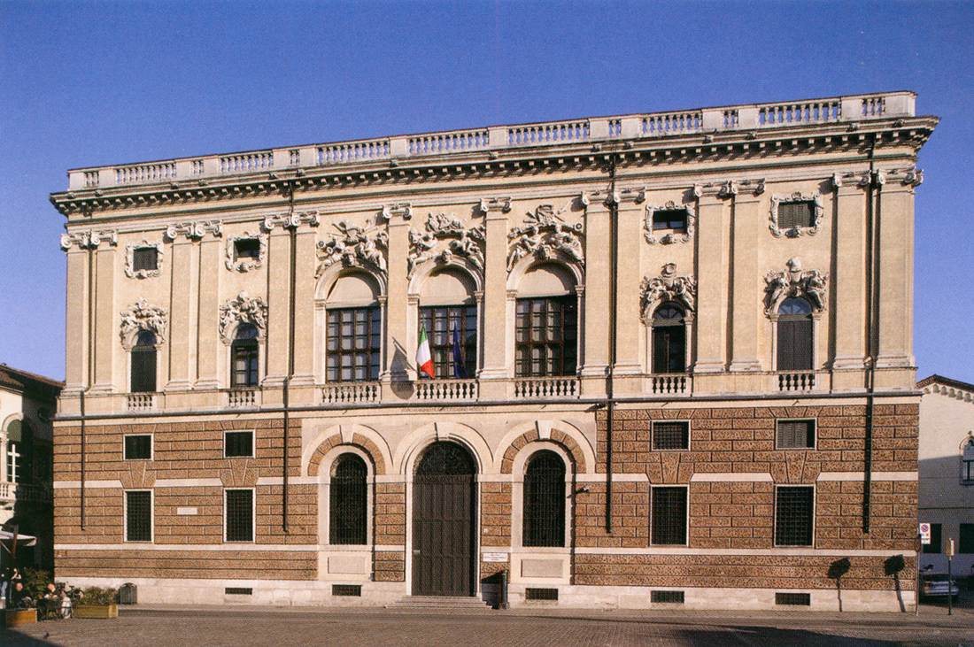 Palazzo Repeta: Façade by MUTTONI, Francesco