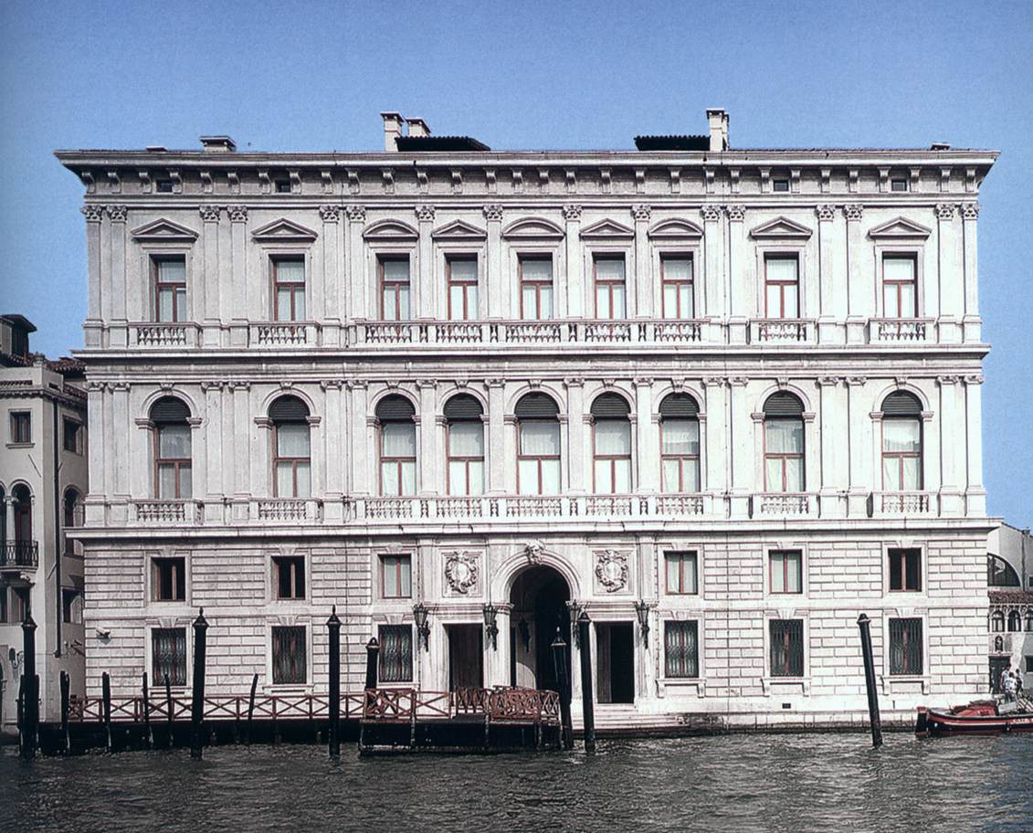 Palazzo Grassi: Façade by