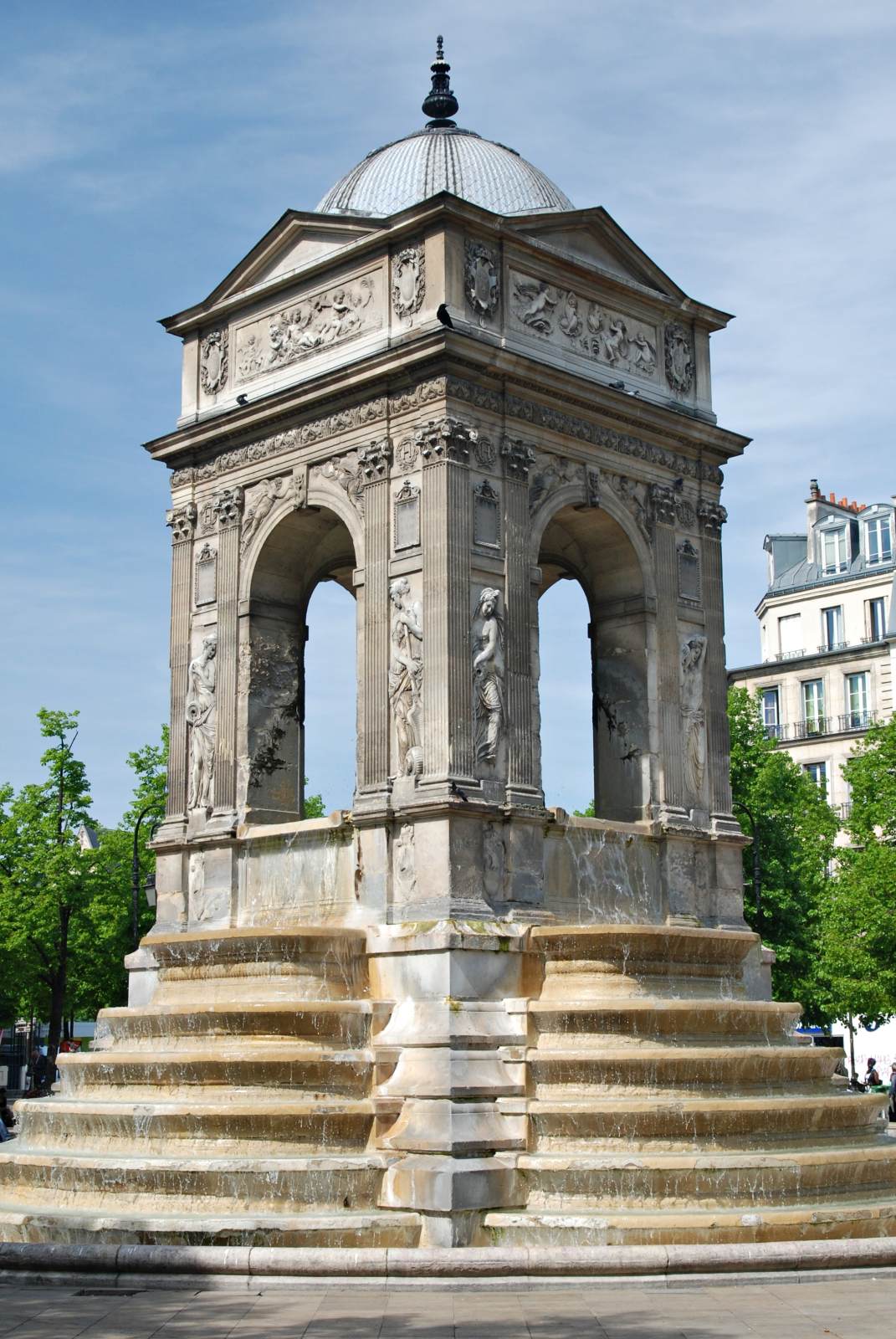 Fontaine des Innocents by GOUJON, Jean