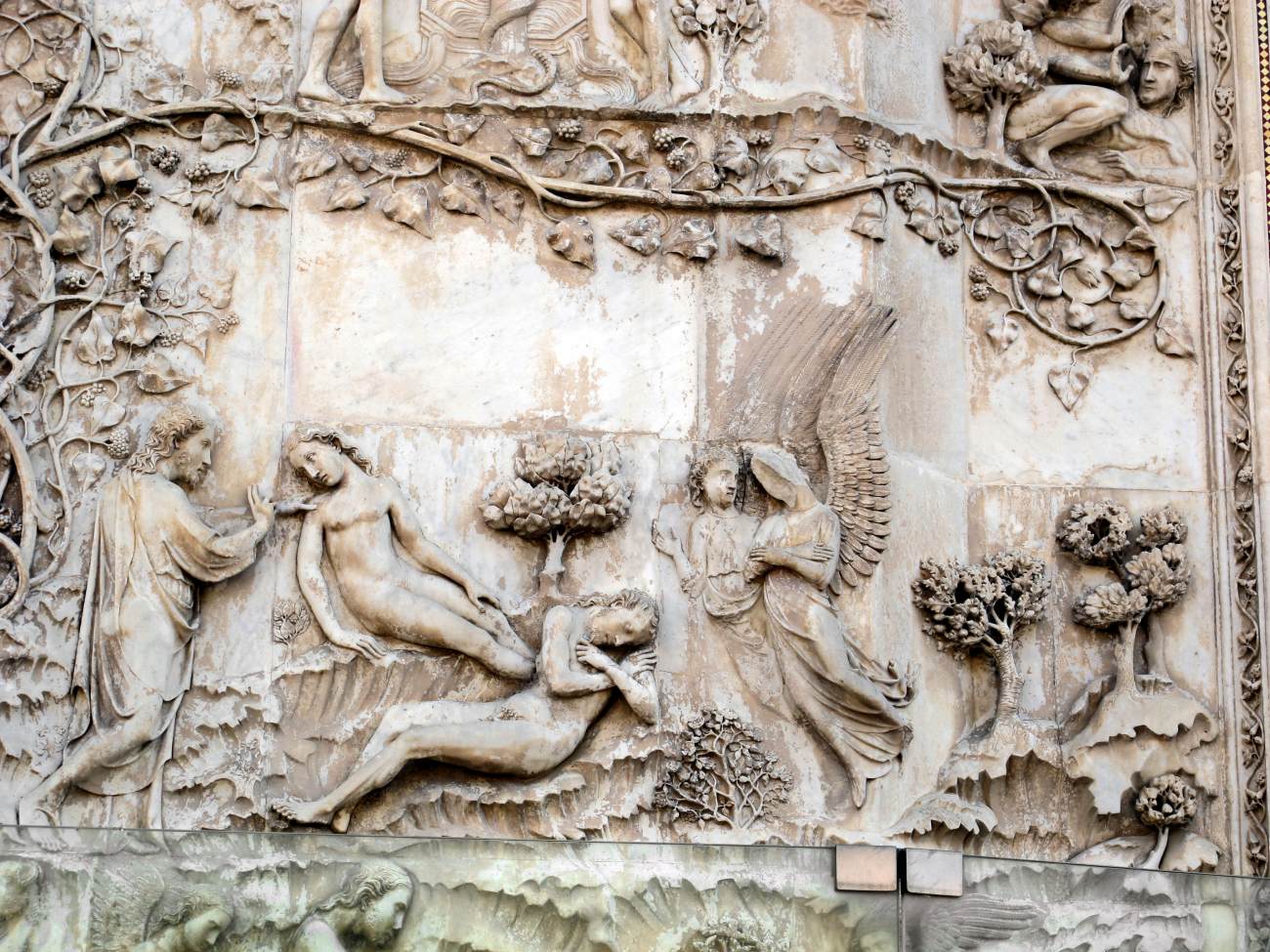 Reliefs on pier 1: Scene 5 by MAITANI, Lorenzo