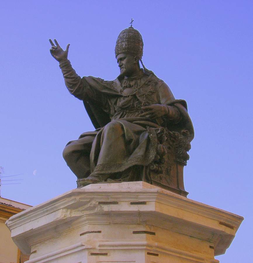 Statue of Pope Paul V by