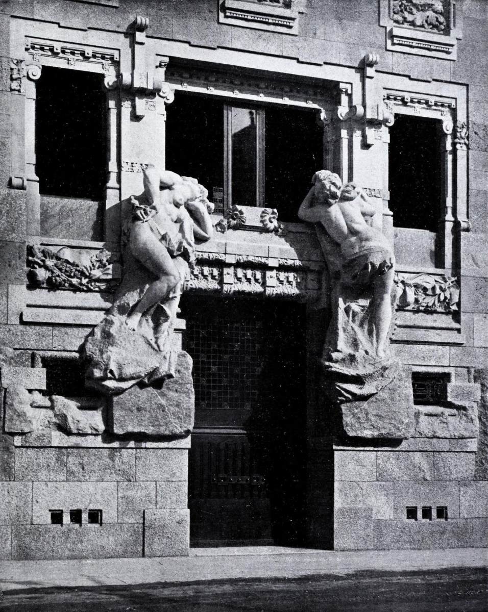 Palazzo Castiglioni: main entrance by SOMMARUGA, Giuseppe