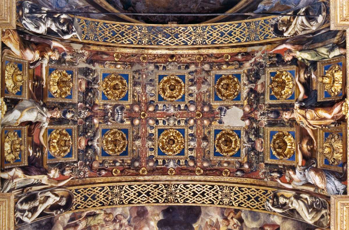 Decoration of the under-arch above the main altar by