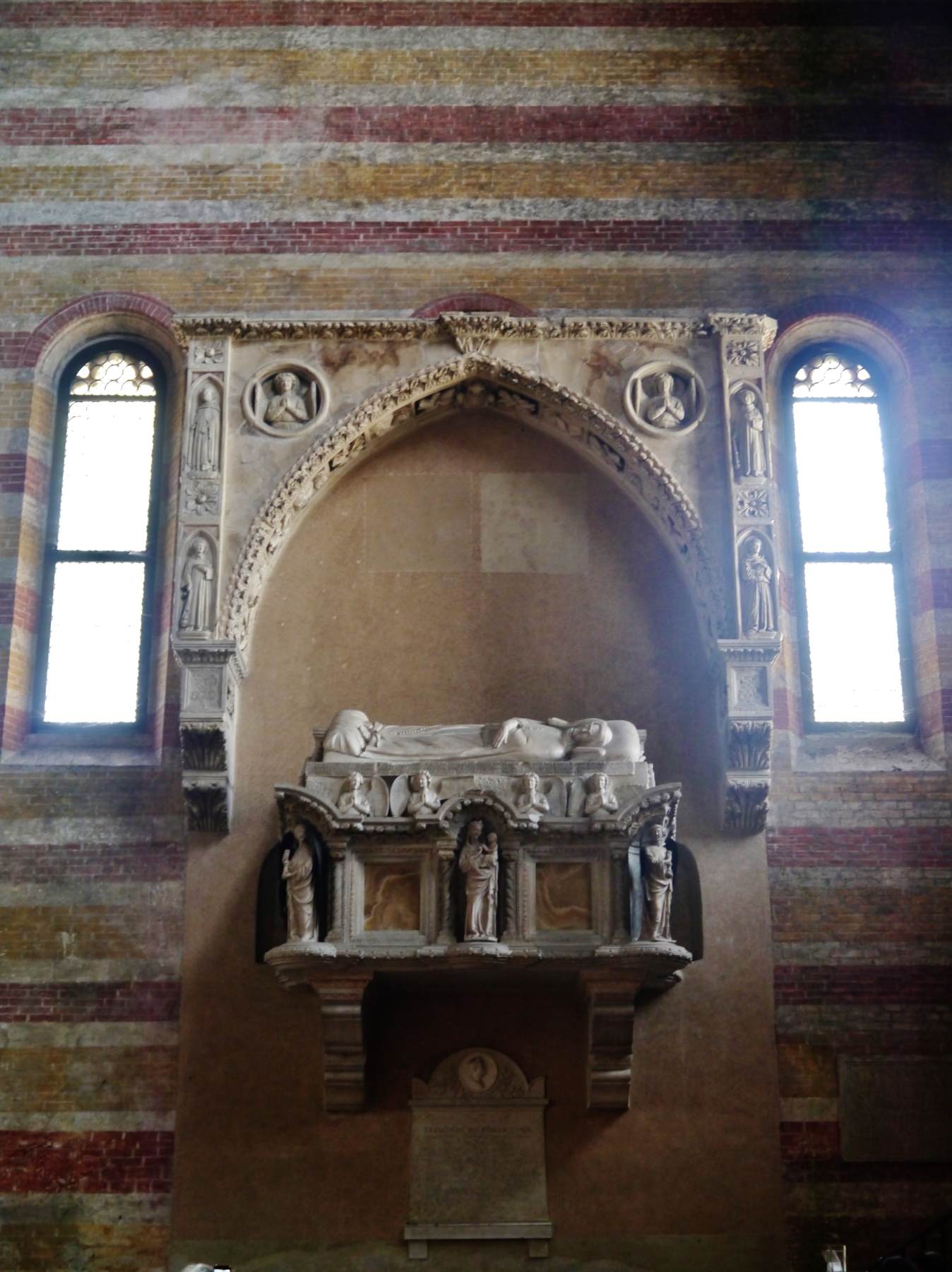 Tomb of Ubertino da Carrara by SANTI, Andriolo di Pagano de'