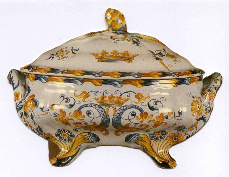 Soup tureen by