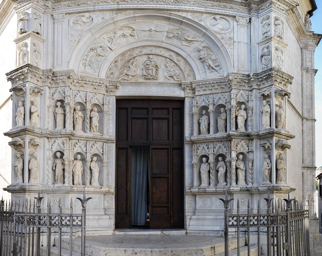 Entrance portal by DALMATA, Giovanni