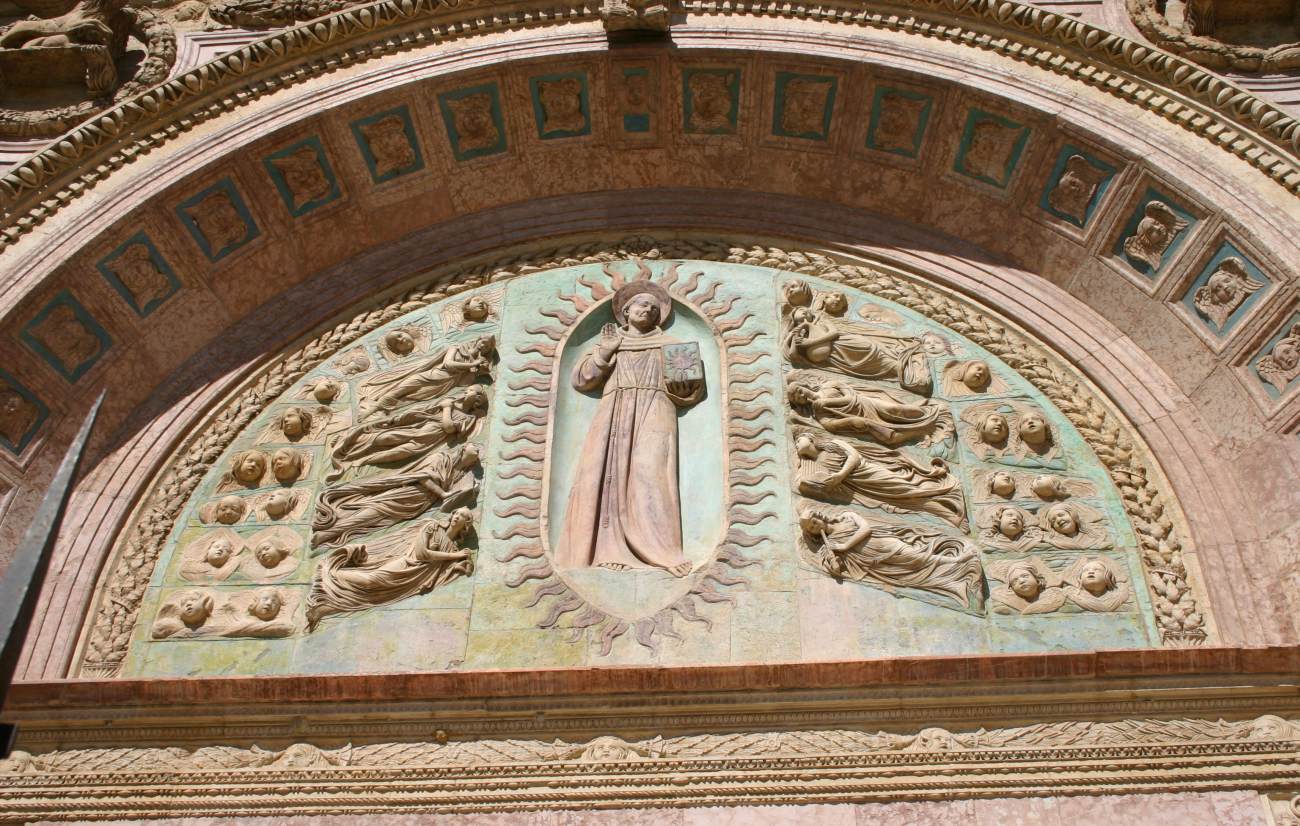 Sculptures on the façade (detail) by