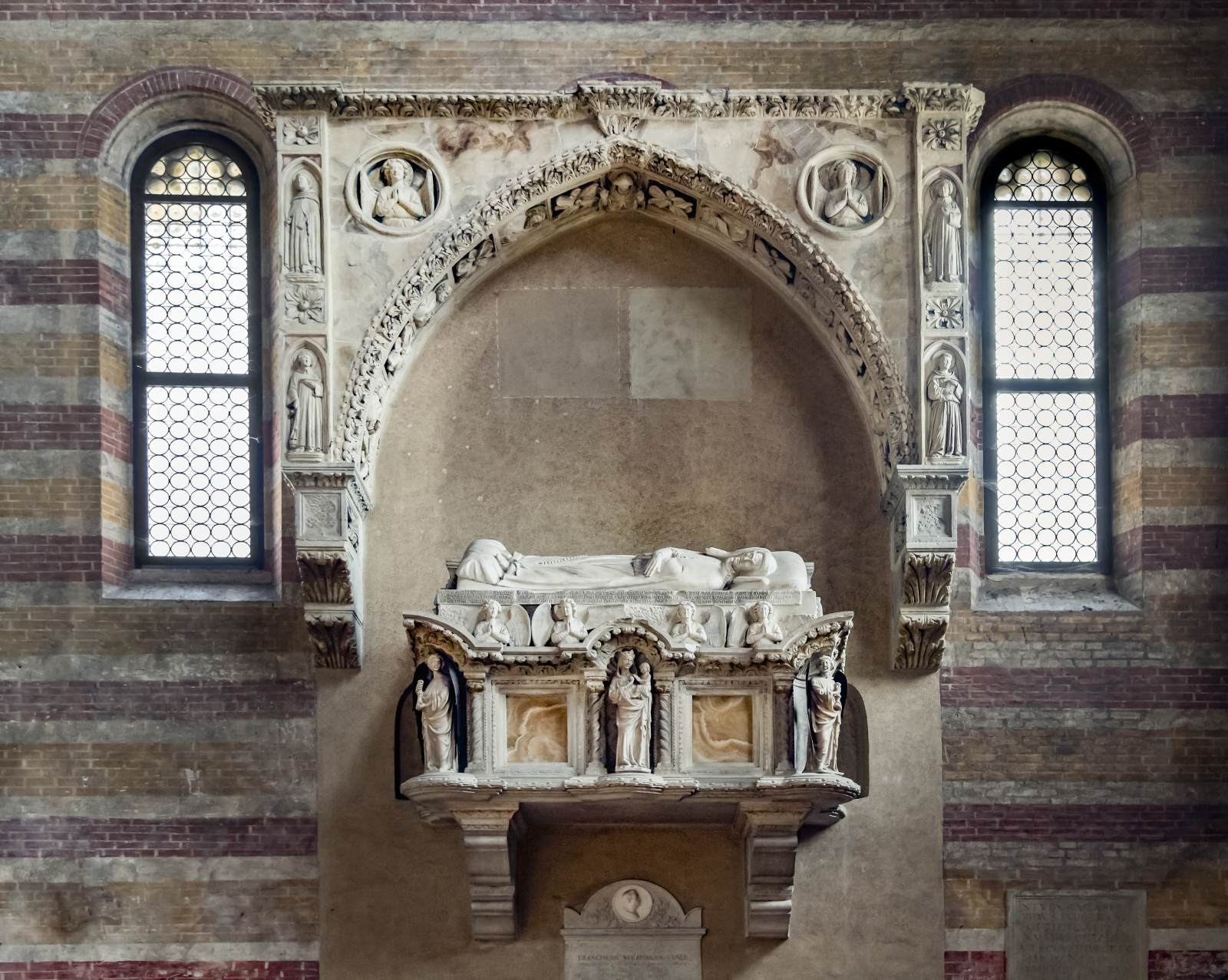 Tomb of Ubertino da Carrara by SANTI, Andriolo di Pagano de'