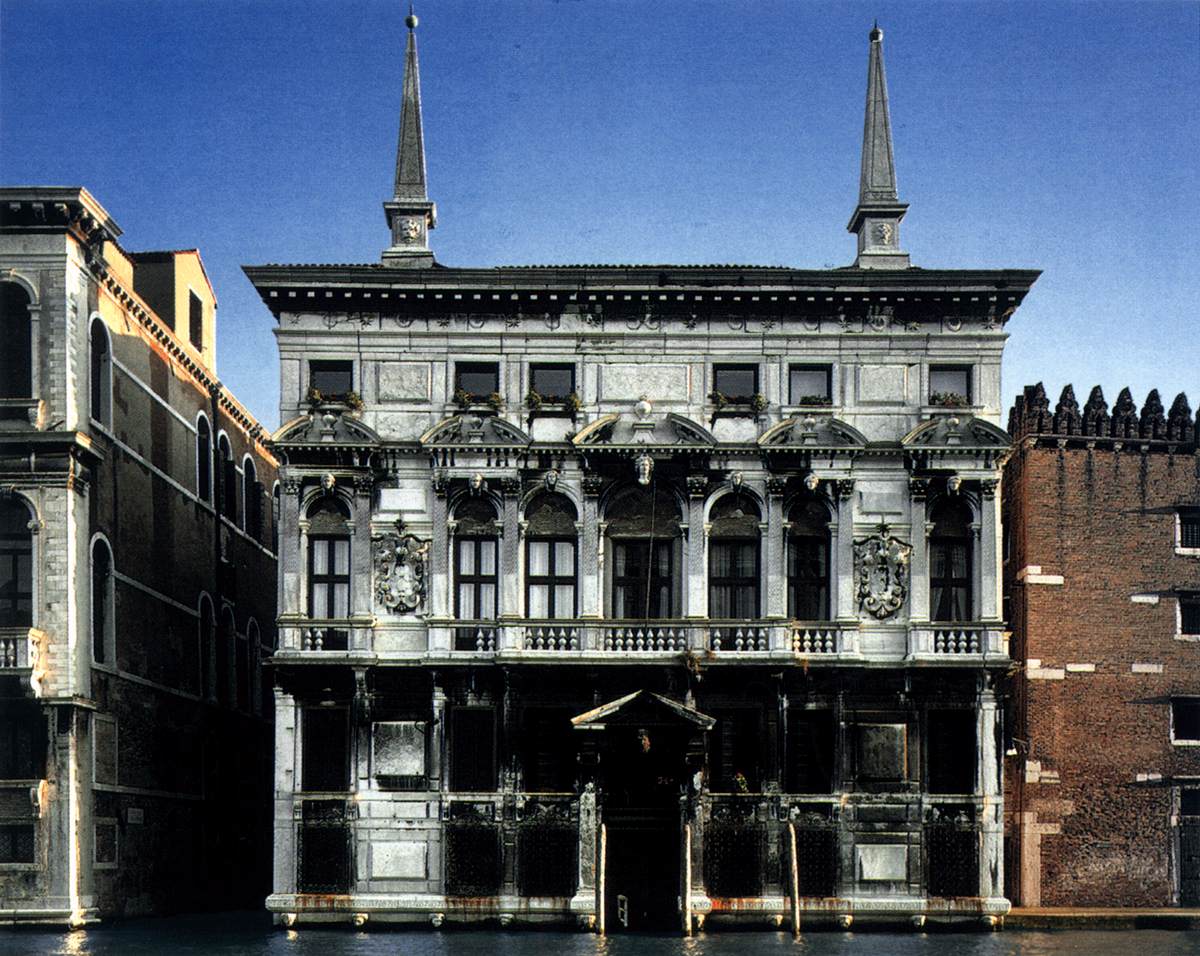 Palazzo Belloni Battagia: Façade by