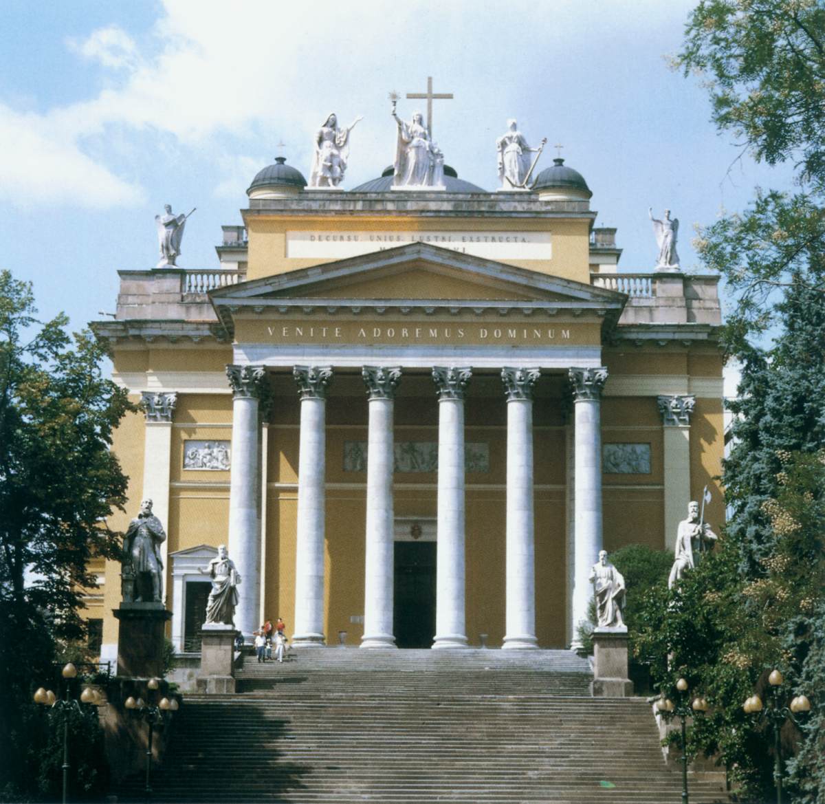 Exterior view by HILD, József