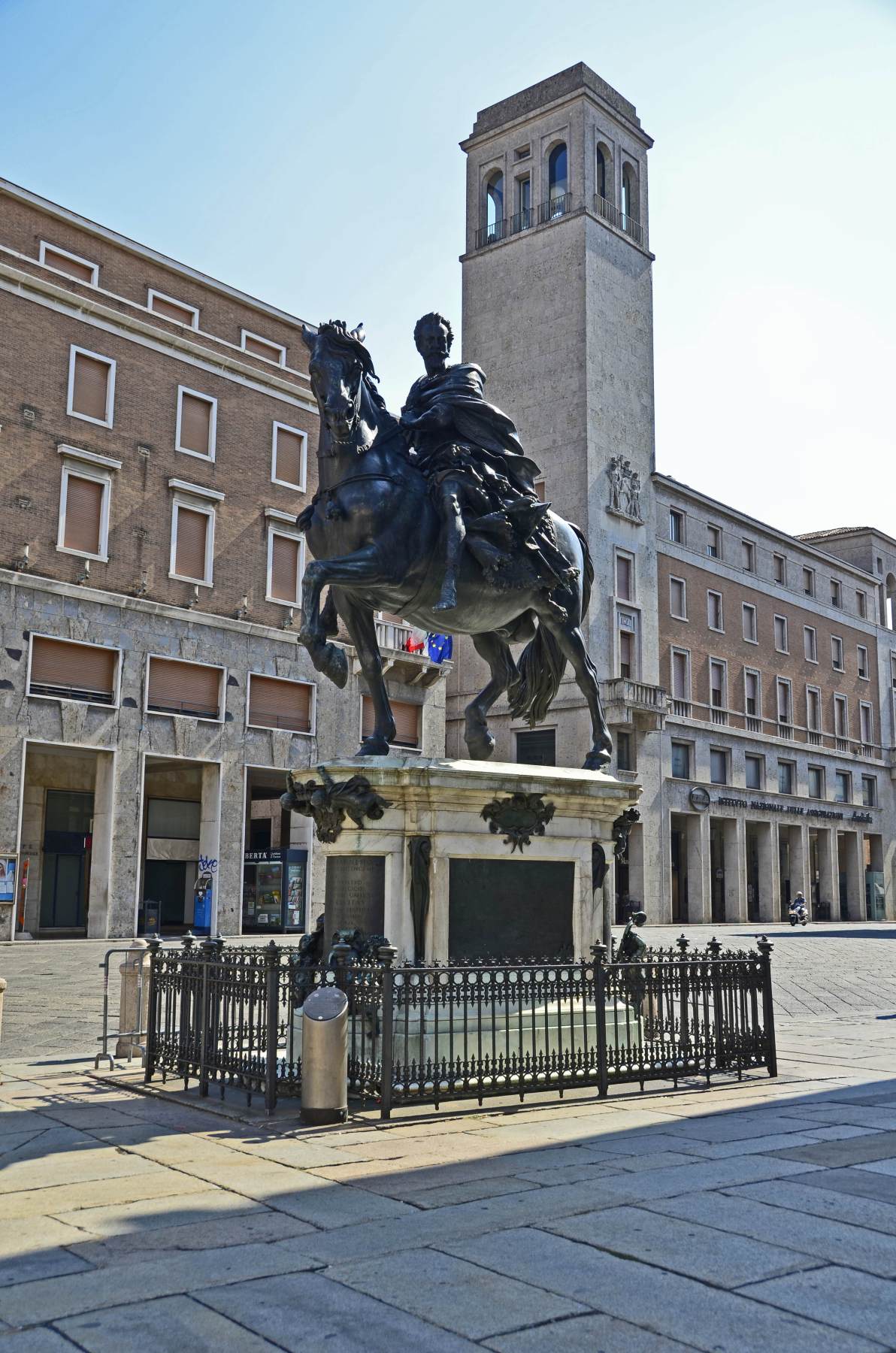 Equestrian Statue of Alessandro Farnese by MOCHI, Francesco