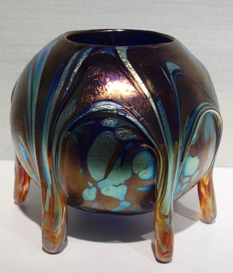 Ball-shaped vase with feet by UNKNOWN GLASS MASTER, Bohemian