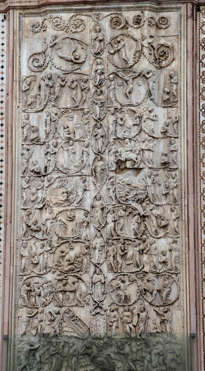 Reliefs on pier 2 by