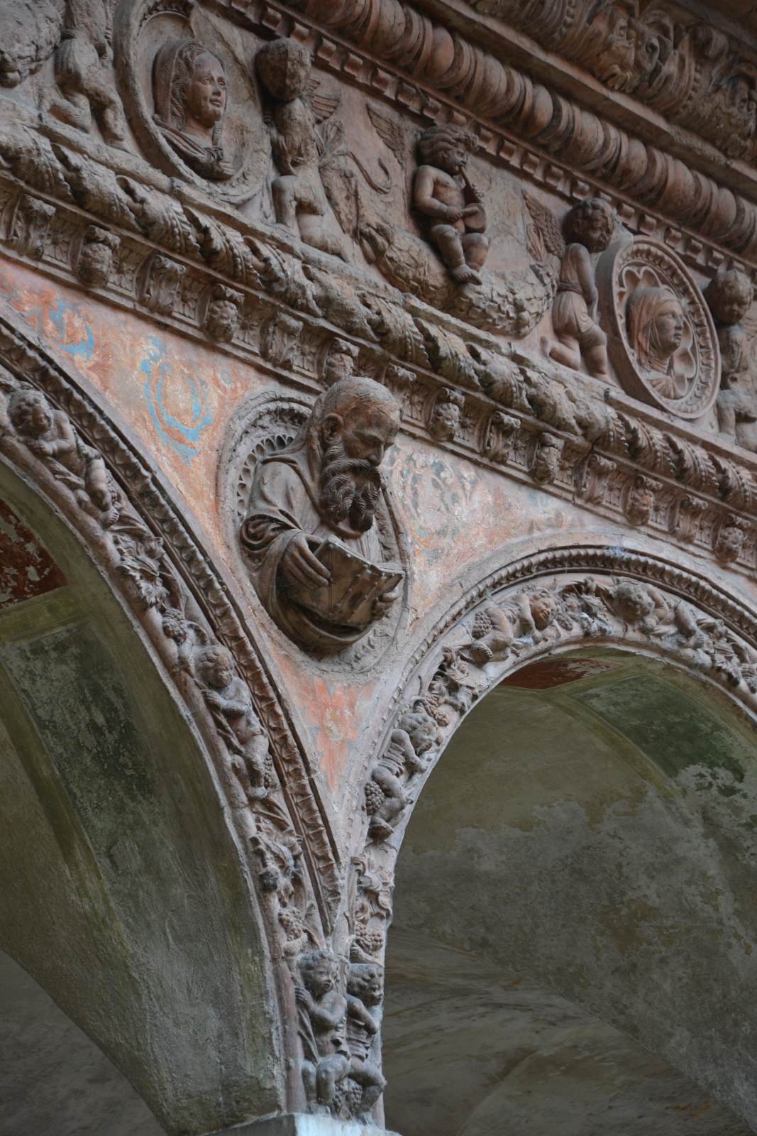 Spandrel decoration of the Small Cloister (detail) by