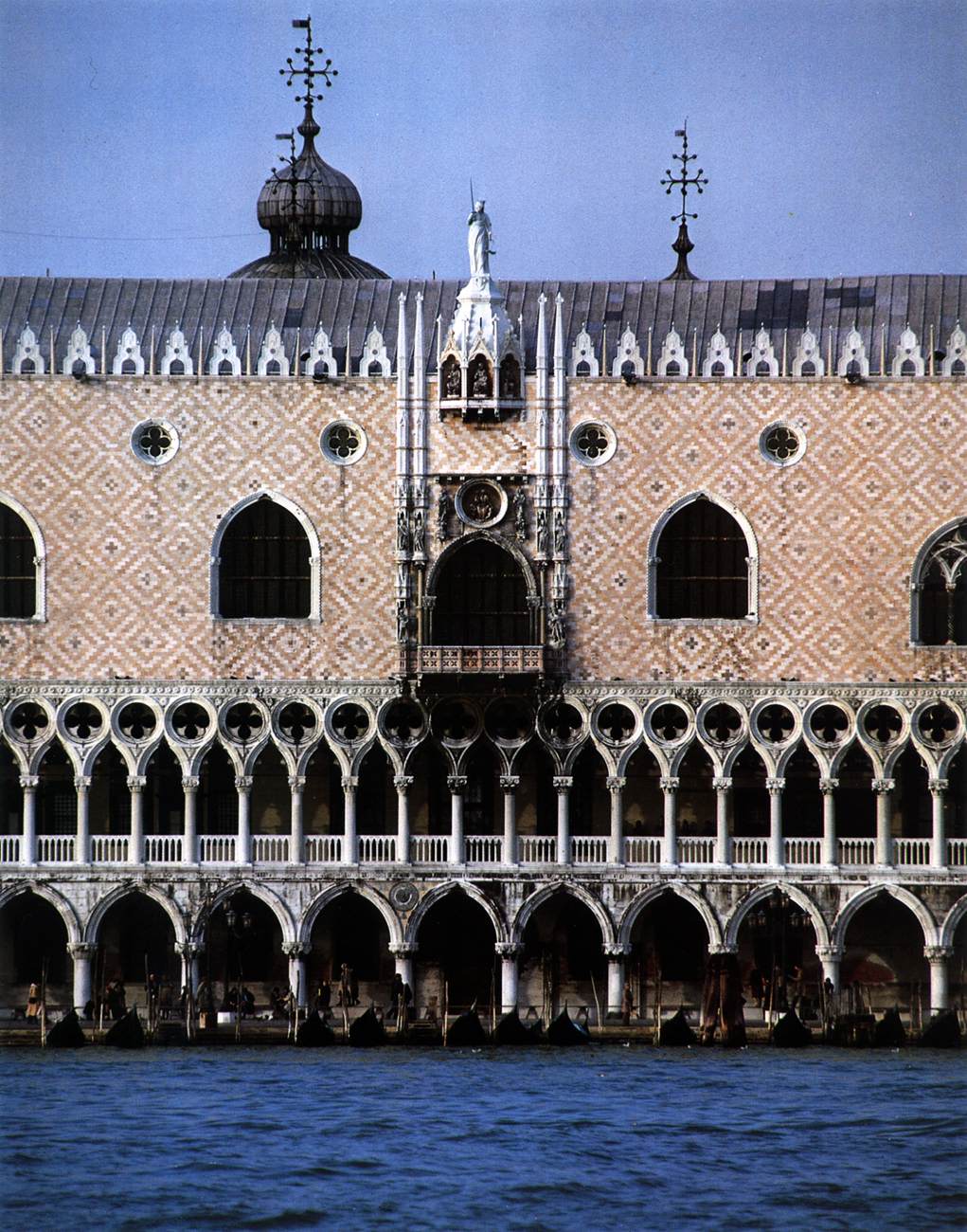 Façade towards the waterfront by DALLE MASEGNE, Jacobello