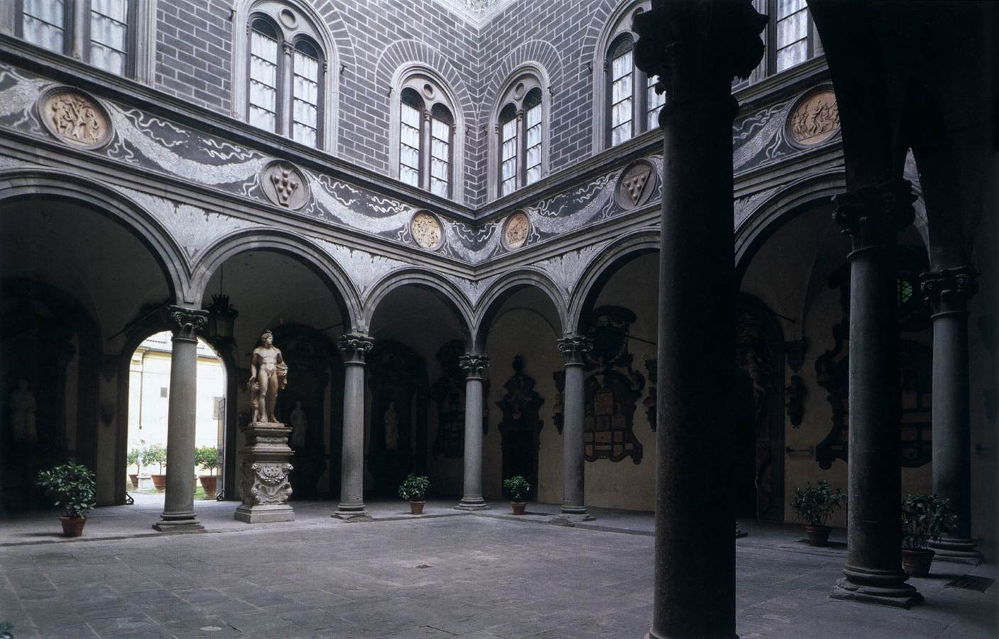 View of the courtyard by MASO DI BARTOLOMMEO