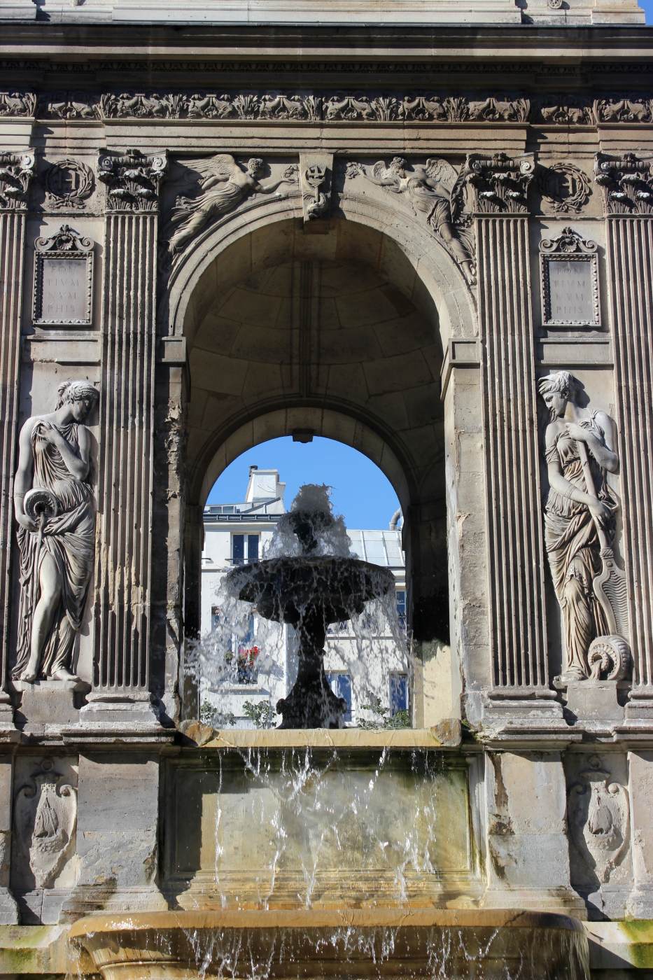 Fontaine des Innocents by GOUJON, Jean