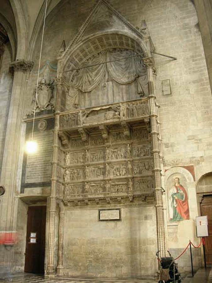 Monument to Bishop Guido Tarlati by AGOSTINO DI GIOVANNI