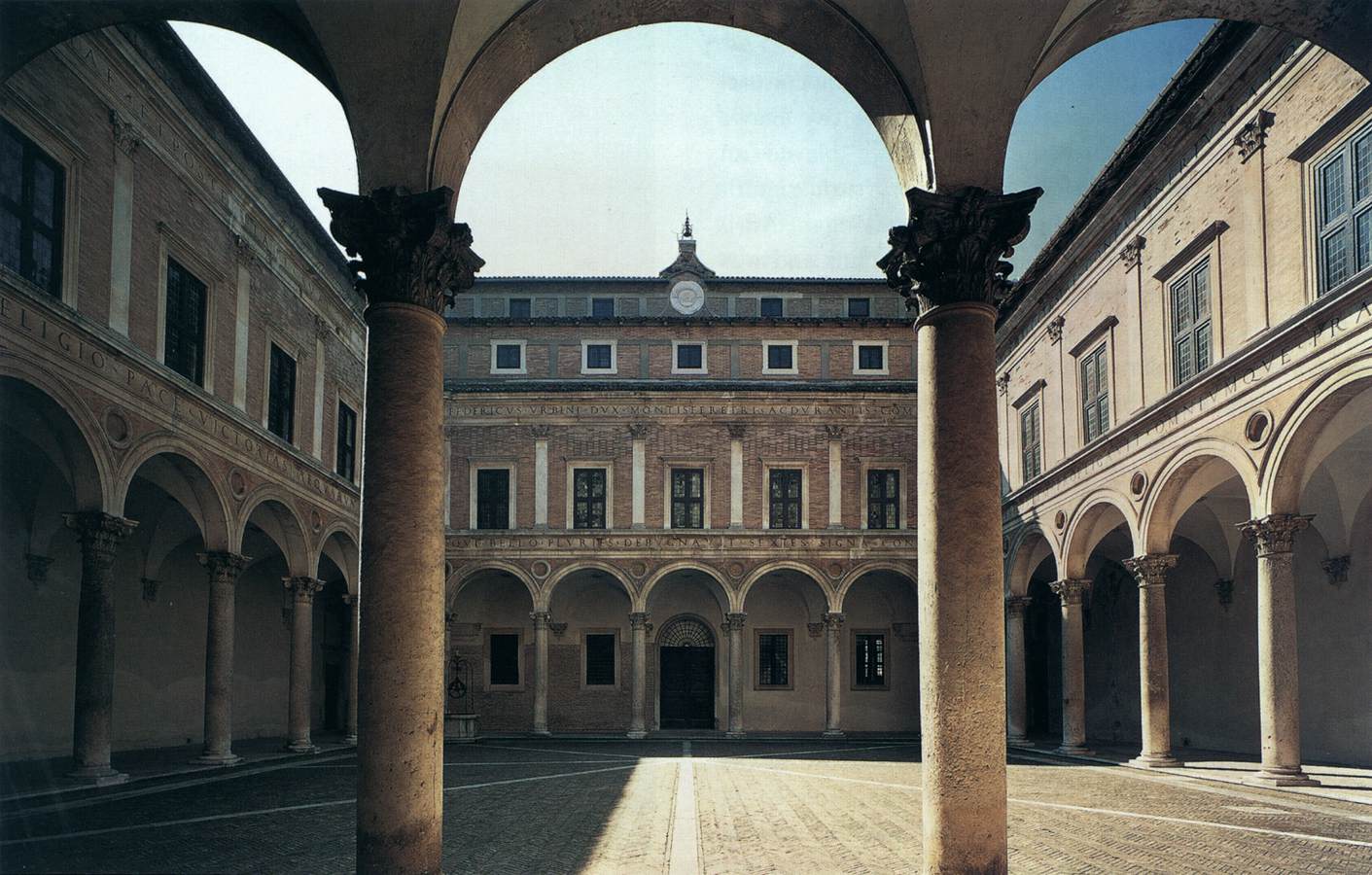 Courtyard by LAURANA, Luciano