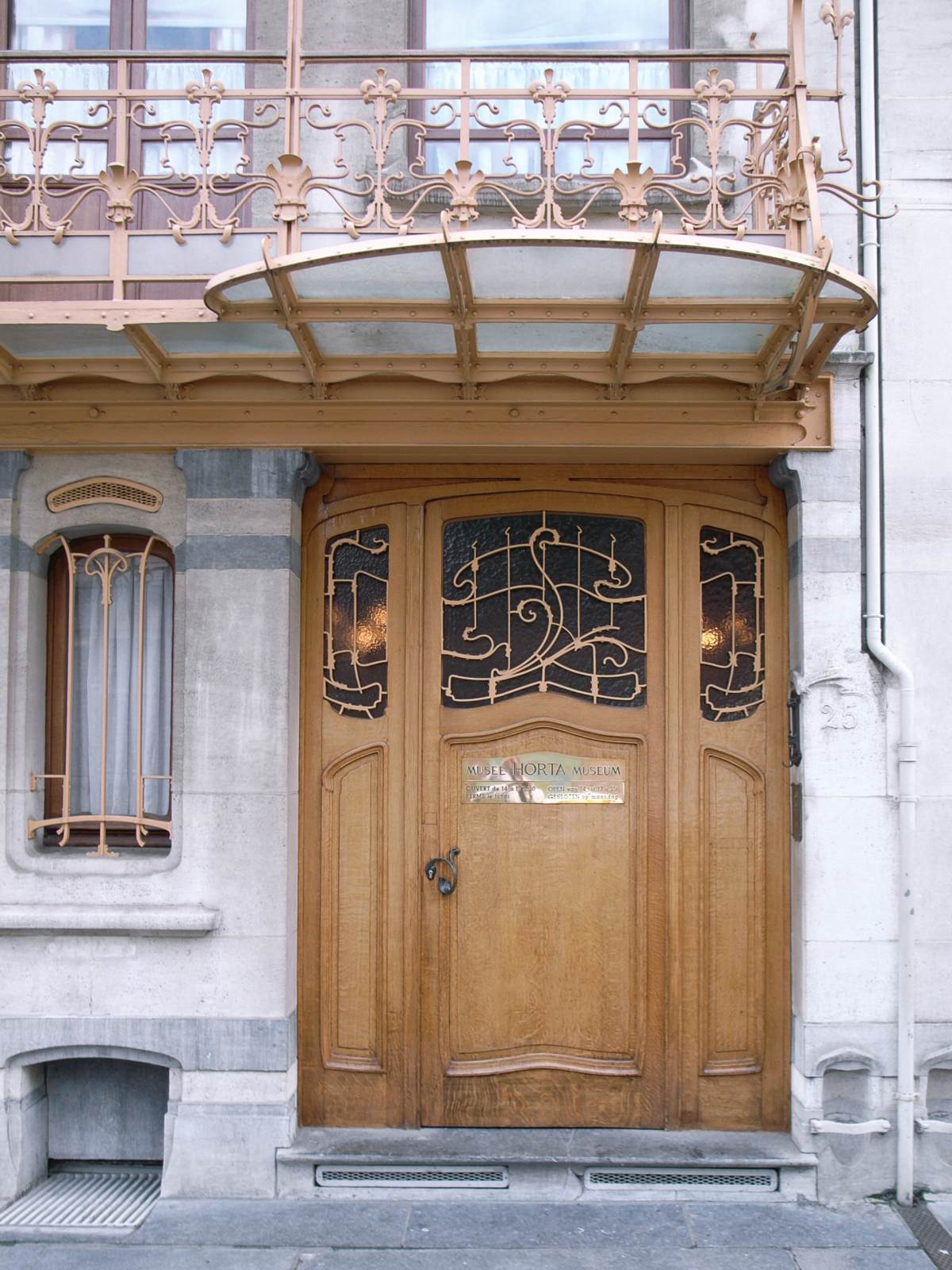 Maison & Atelier Horta: front door by