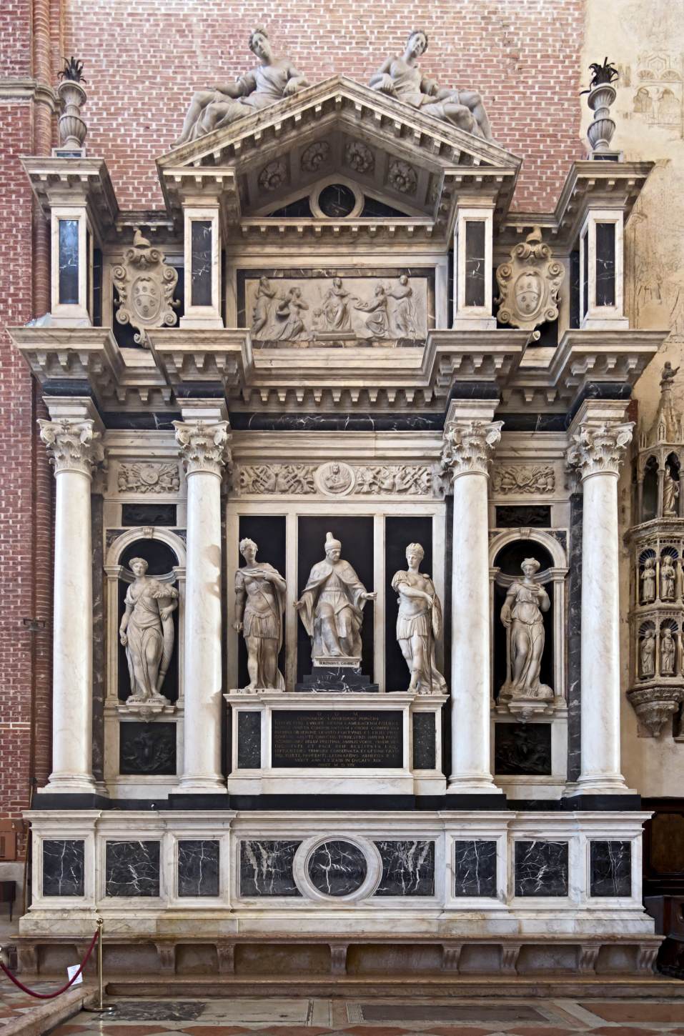 Monument to Doge Leonardo Loredan by CATTANEO, Danese