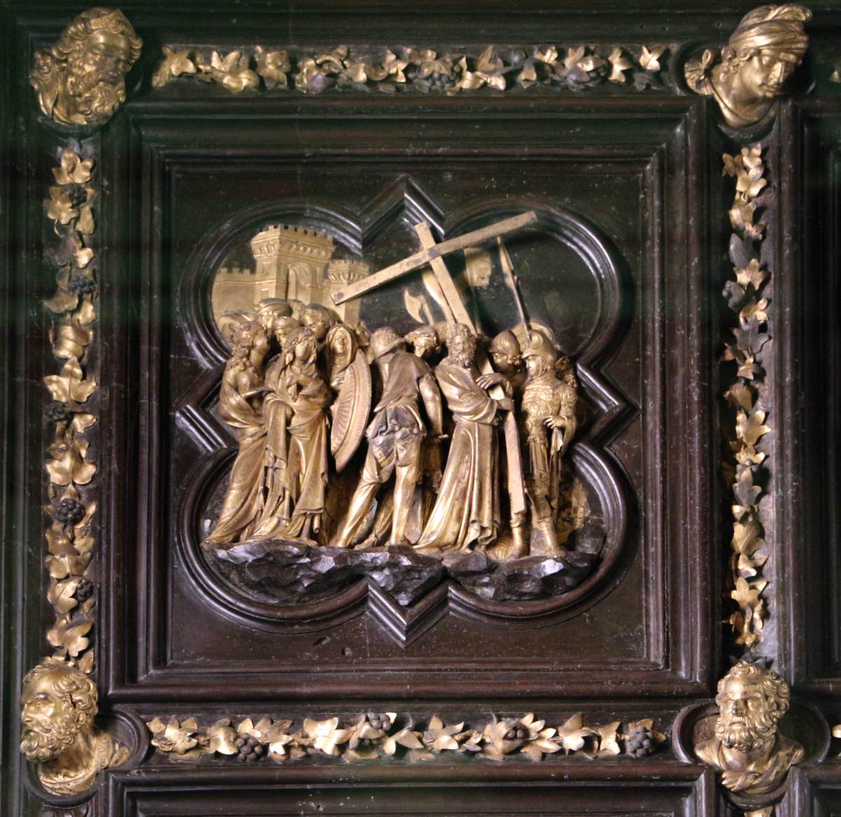 North doors panels: 17. Ascent to Calvary by GHIBERTI, Lorenzo