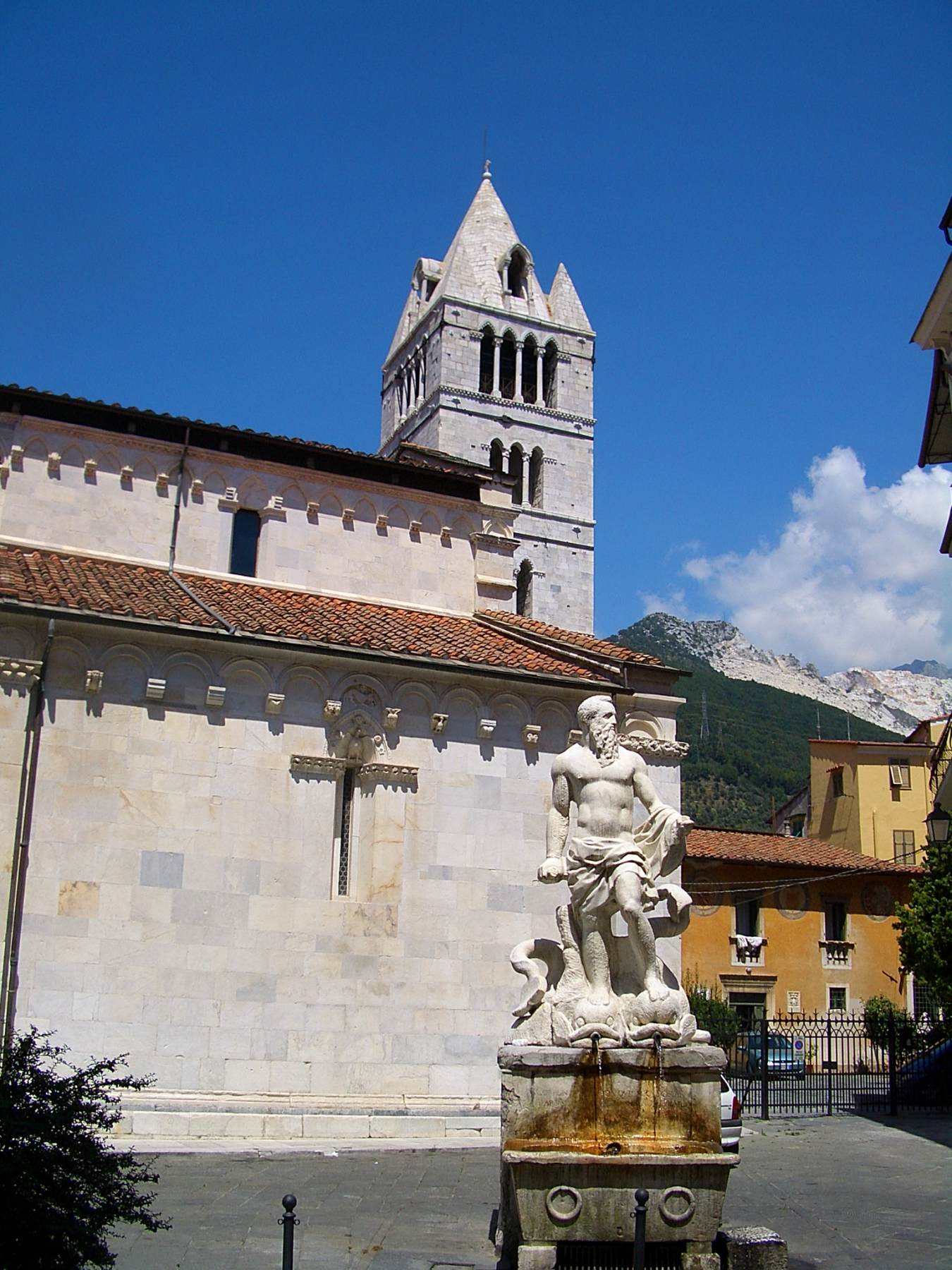 Statue of the Giant by BANDINELLI, Baccio