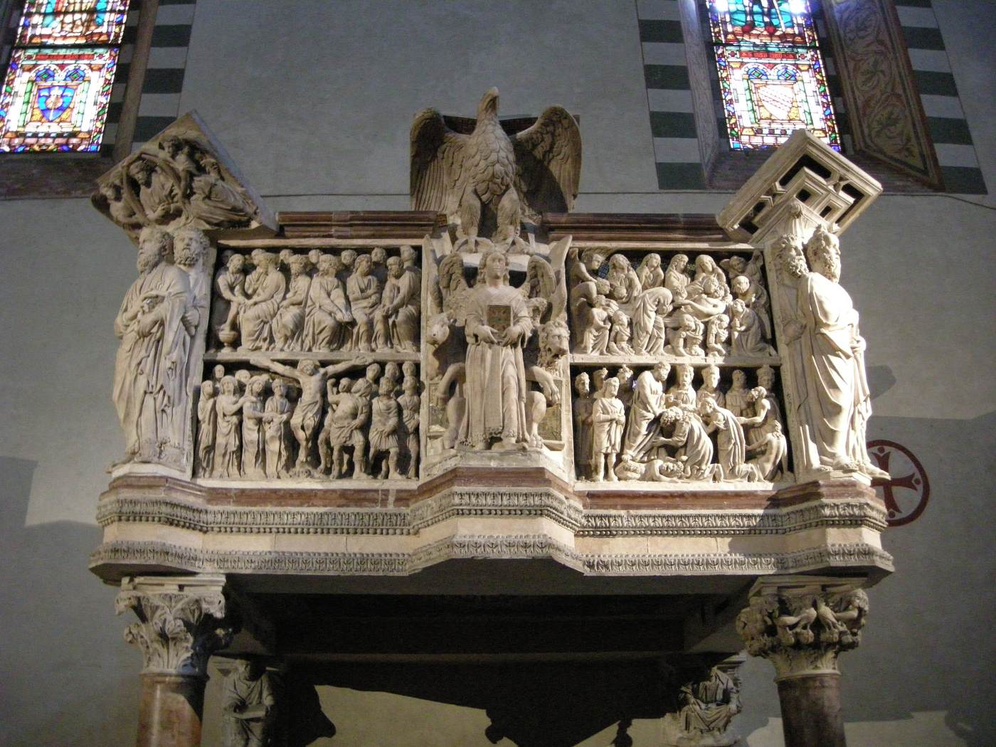 Pulpit by GUGLIELMO DA PISA, Fra