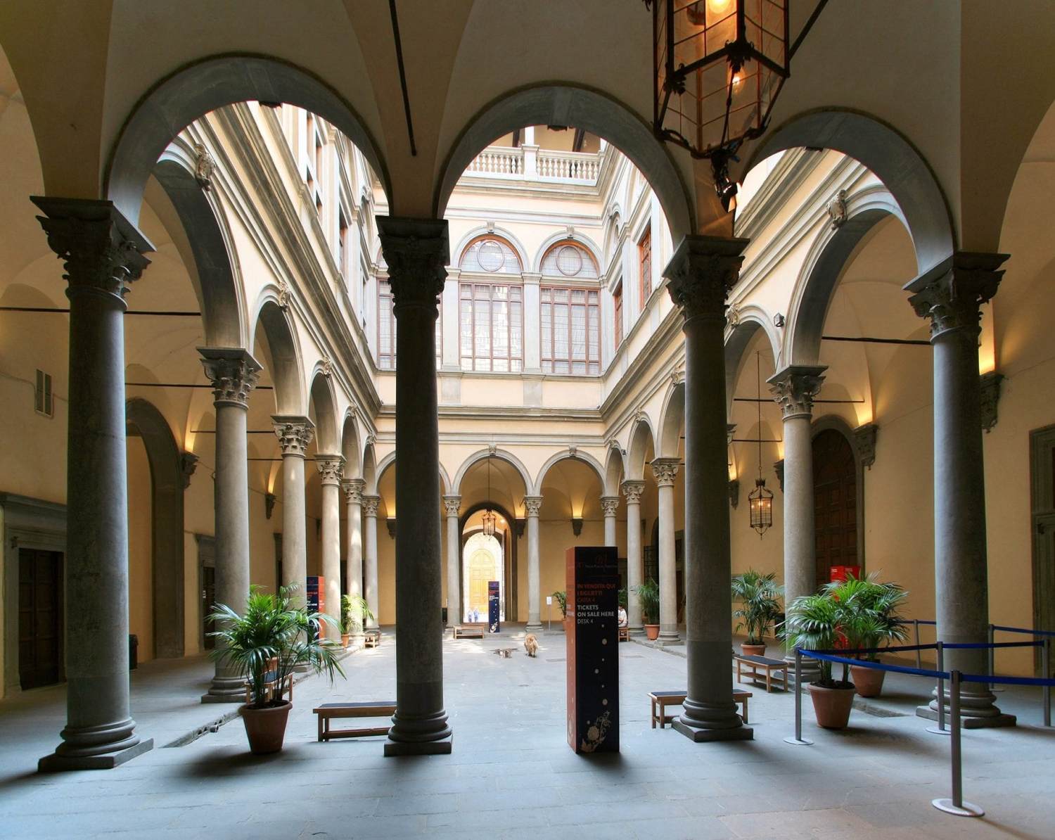 Palazzo Strozzi: Inner courtyard by