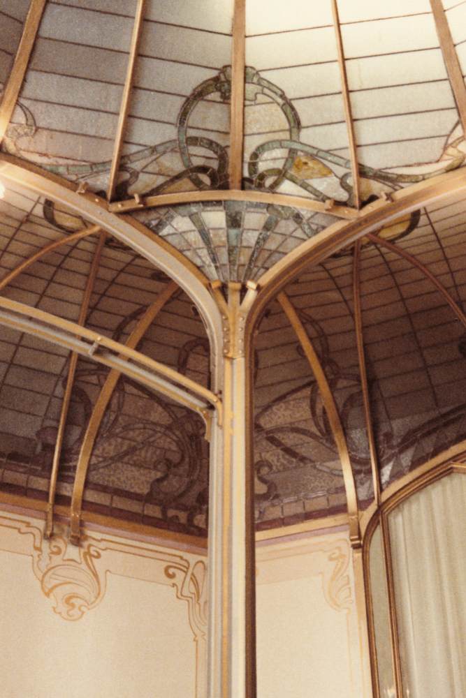 Hôtel van Eetvelde: main hall (detail) by