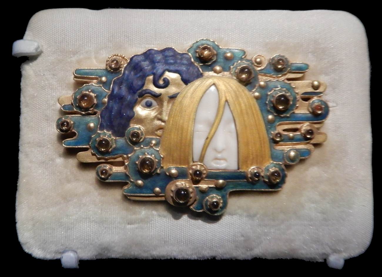 Apparitions (brooch) by