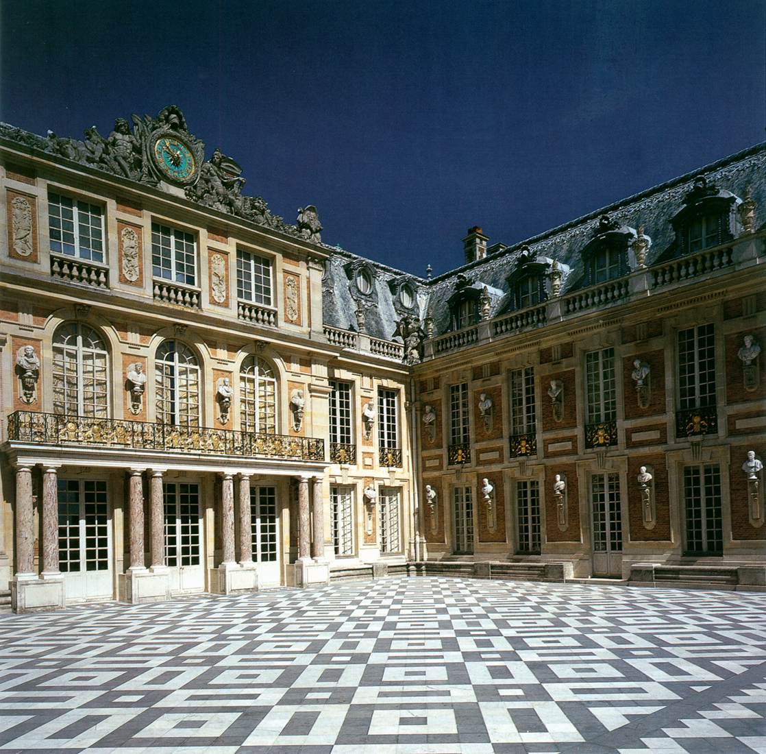 Exterior view by LE ROY, Philibert