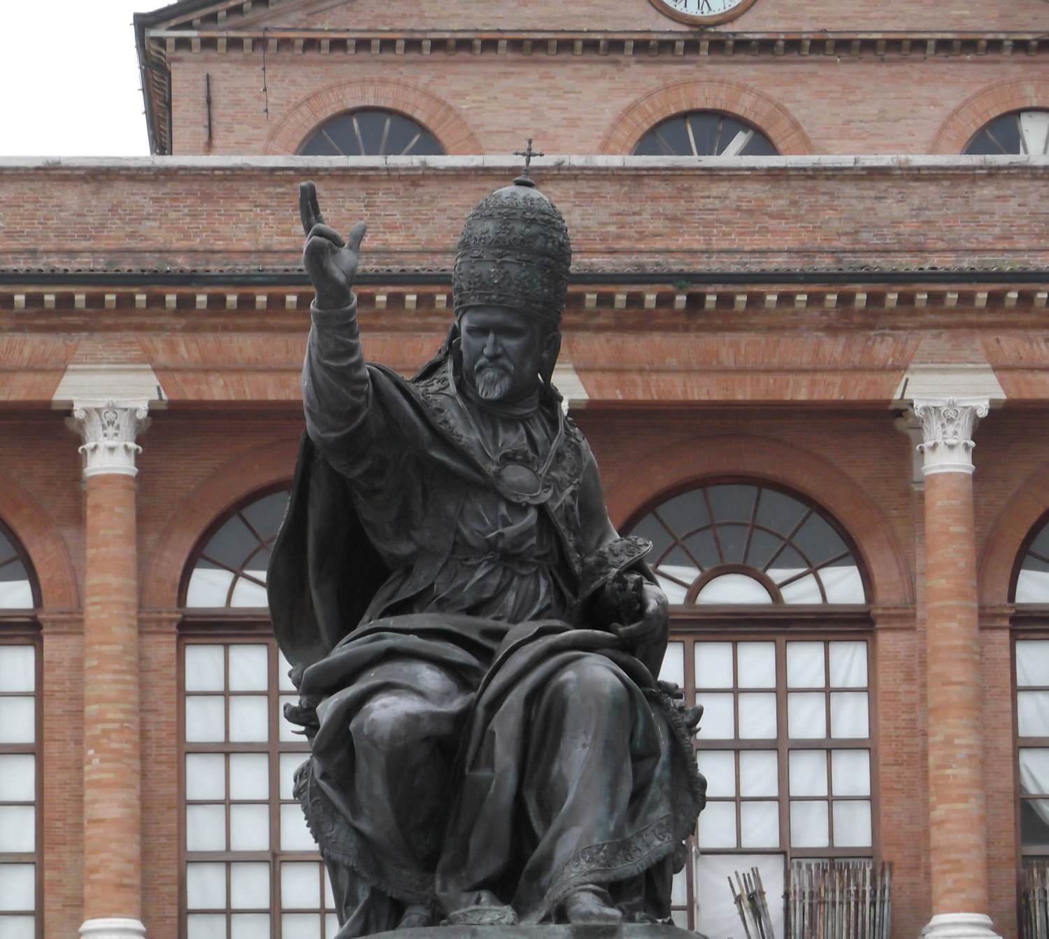 Statue of Pope Paul V by CORDIER, Nicolas