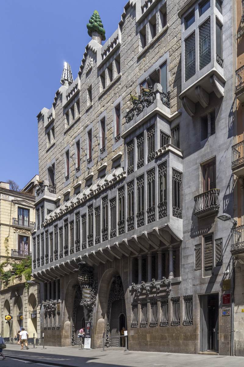 Palau Güell: façade by