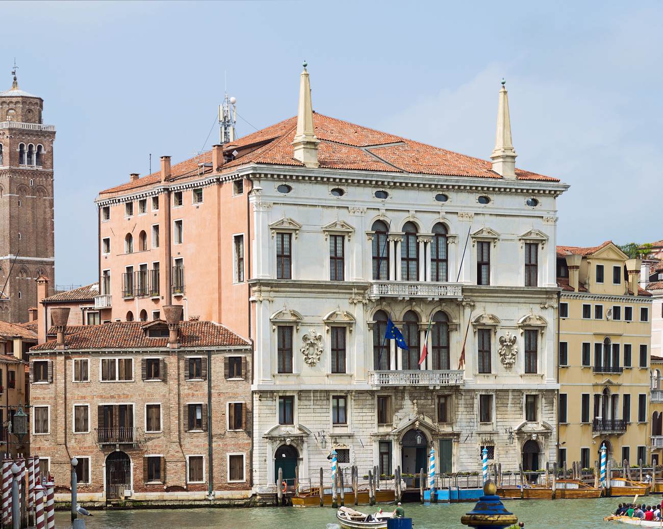 Palazzo Balbi: Façade by VITTORIA, Alessandro