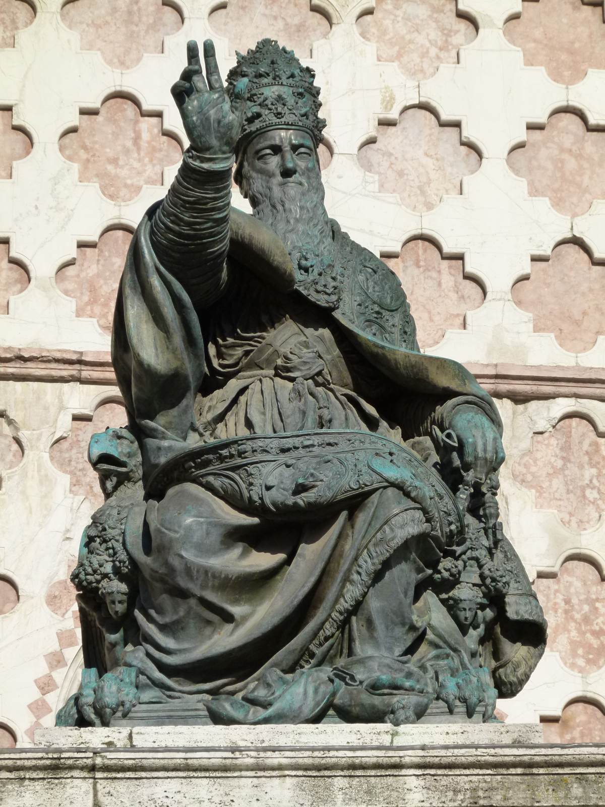 Statue of Julius III by