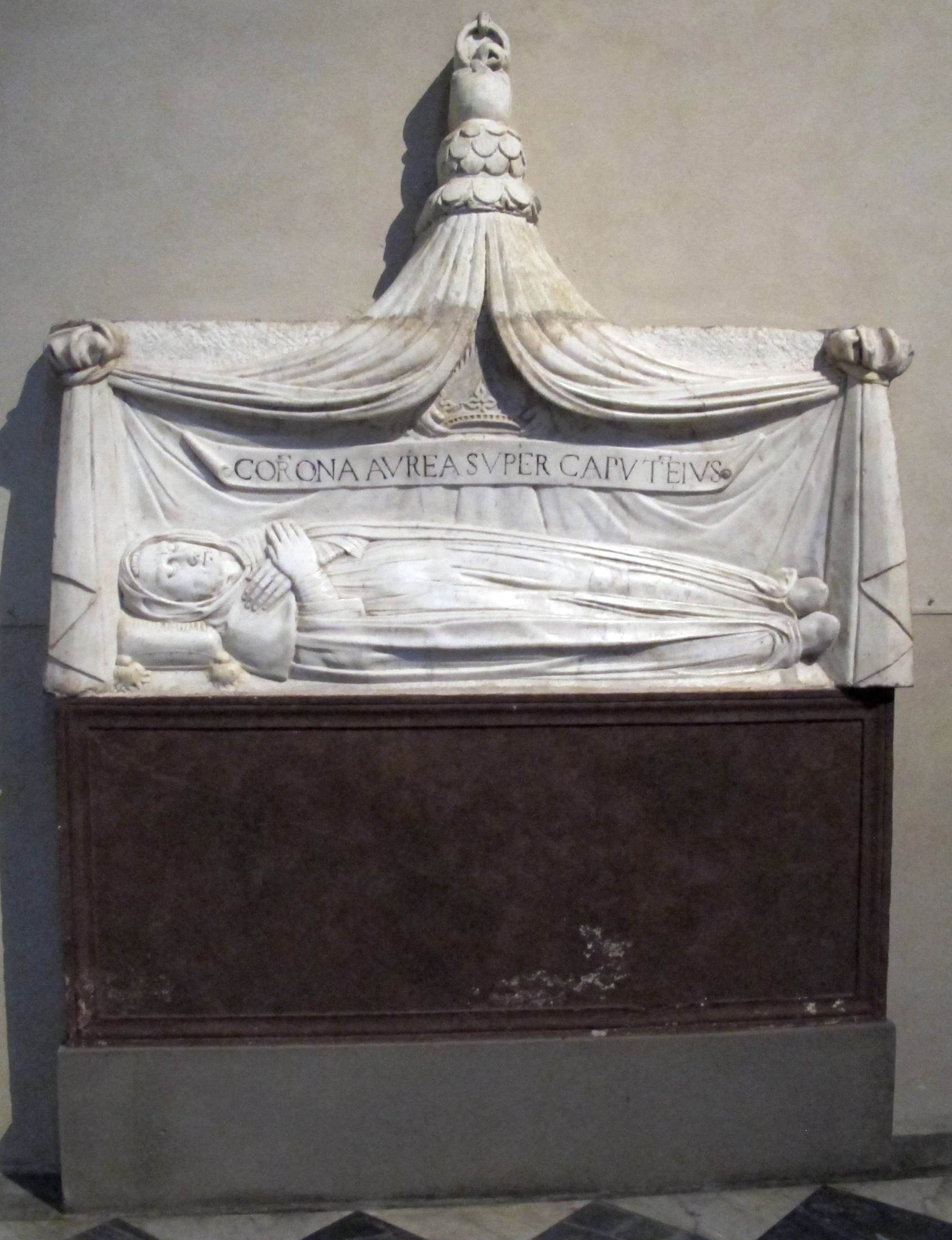 Monument to Giovanni da Salerno by DANTI, Vincenzo