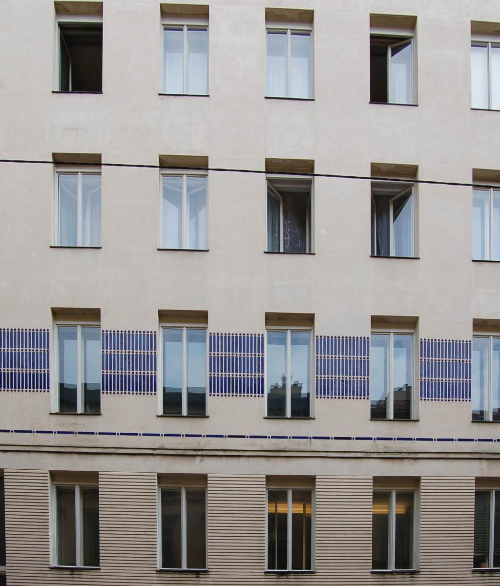 Residential block: detail of the façade by