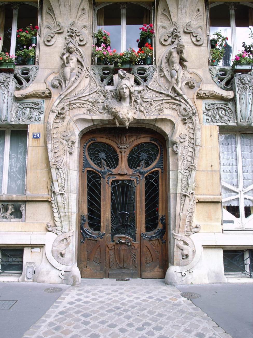 Entrance by LAVIROTTE, Jules Aimé